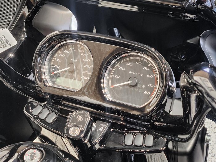 2024 Harley-Davidson Road Glide 3 (FLTRT) Trike Black
