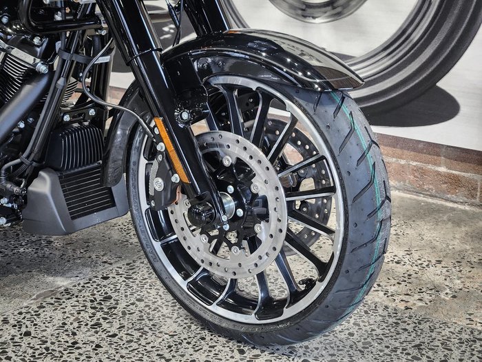 2024 Harley-Davidson Road Glide 3 (FLTRT) Trike Black