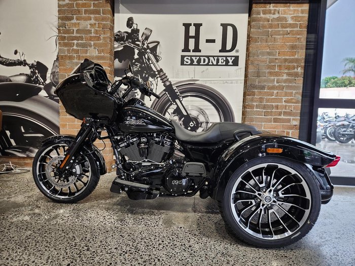 2024 Harley-Davidson Road Glide 3 (FLTRT) Trike Black