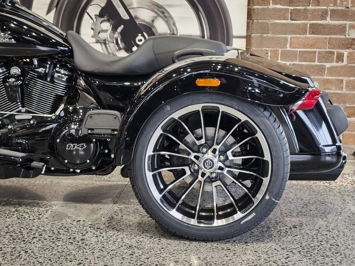 2024 Harley-Davidson Road Glide 3 (FLTRT) Trike Black