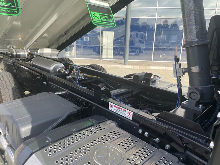 2024 Fuso Shogun FV70 460 White