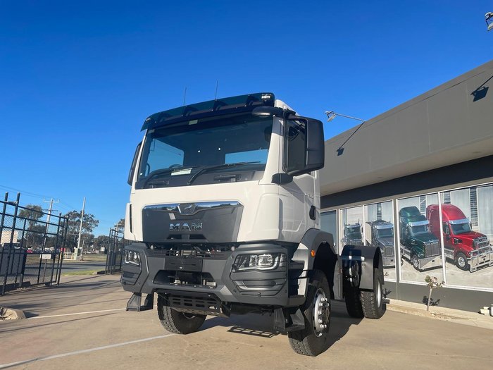 2026 MAN Tgm 18.320 4X4 Manual Spreader Spec Cab Chassis White