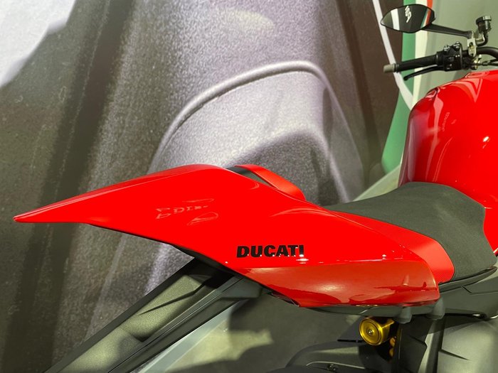 2024 Ducati Streetfighter V4 S Streetfighter Red