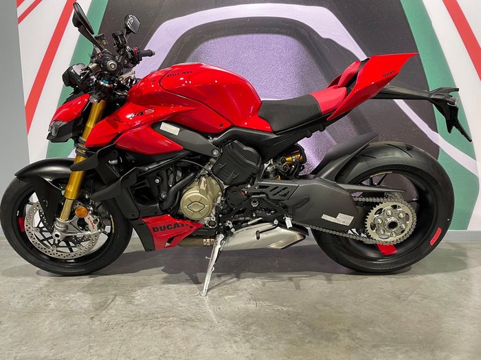 2024 Ducati Streetfighter V4 S Streetfighter Red