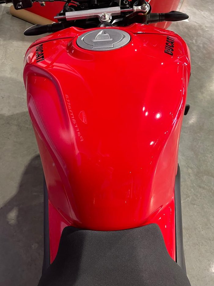 2024 Ducati Streetfighter V4 S Streetfighter Red