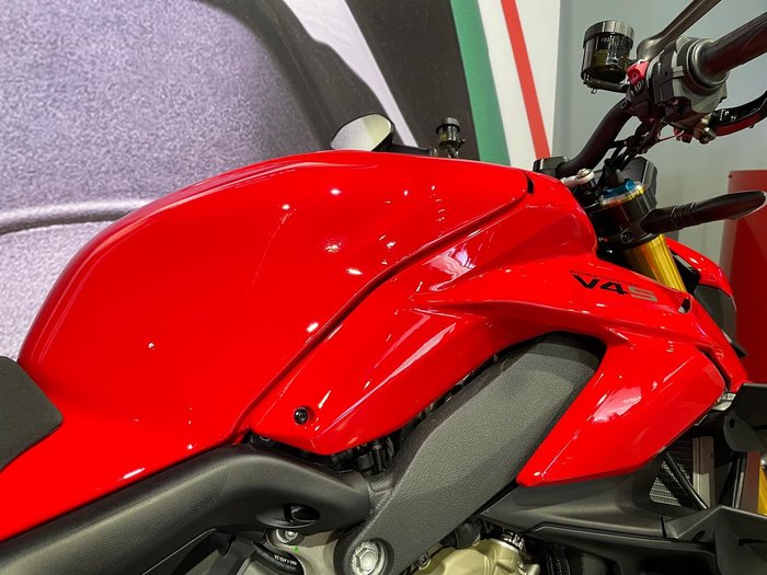 2024 Ducati Streetfighter V4 S Streetfighter Red
