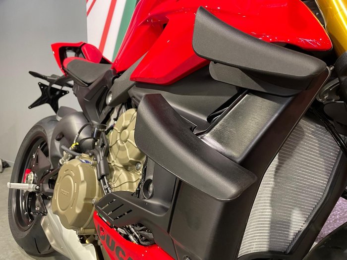 2024 Ducati Streetfighter V4 S Streetfighter Red