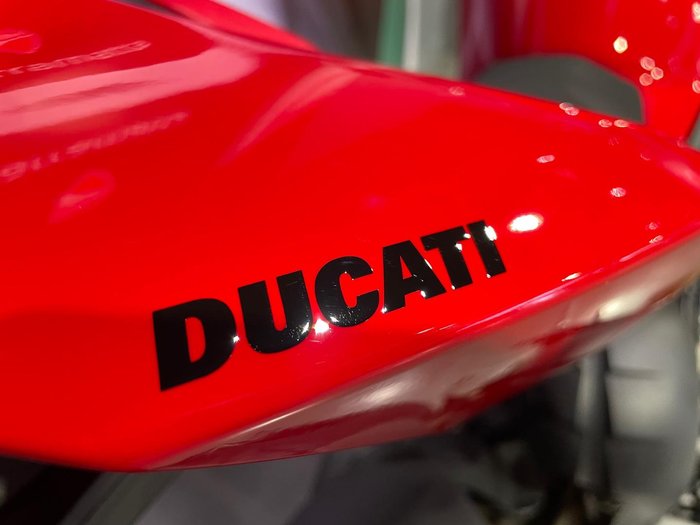 2024 Ducati Streetfighter V4 S Streetfighter Red
