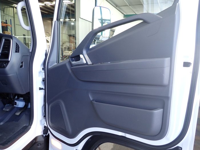 2023 HYUNDAI EX10 LWB WHITE