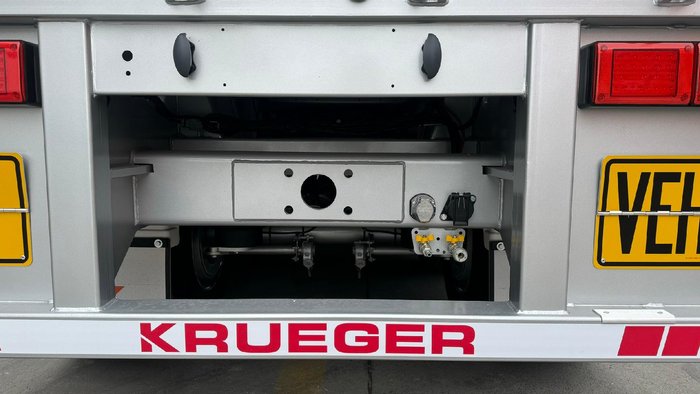 2025 Krueger 34P Straight Curtain Sider B Double White