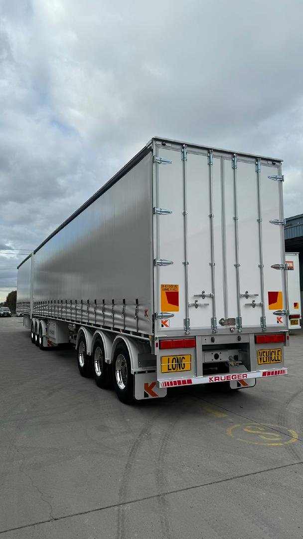 2025 Krueger 34P Straight Curtain Sider B Double White