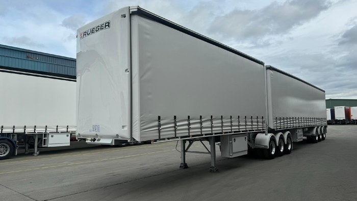 2025 Krueger 34P Straight Curtain Sider B Double White