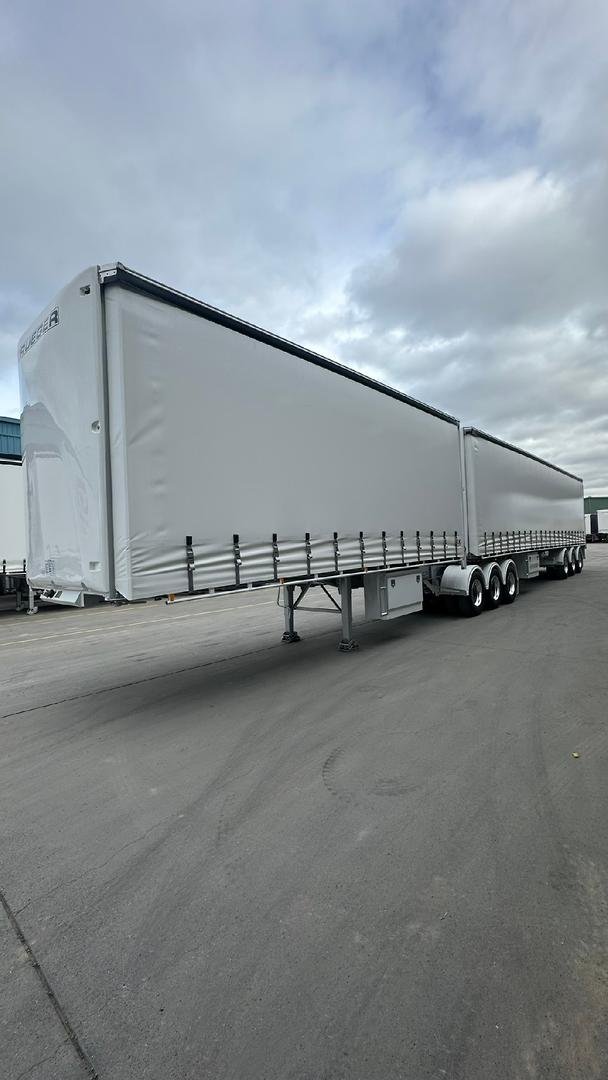 2025 Krueger 34P Straight Curtain Sider B Double White
