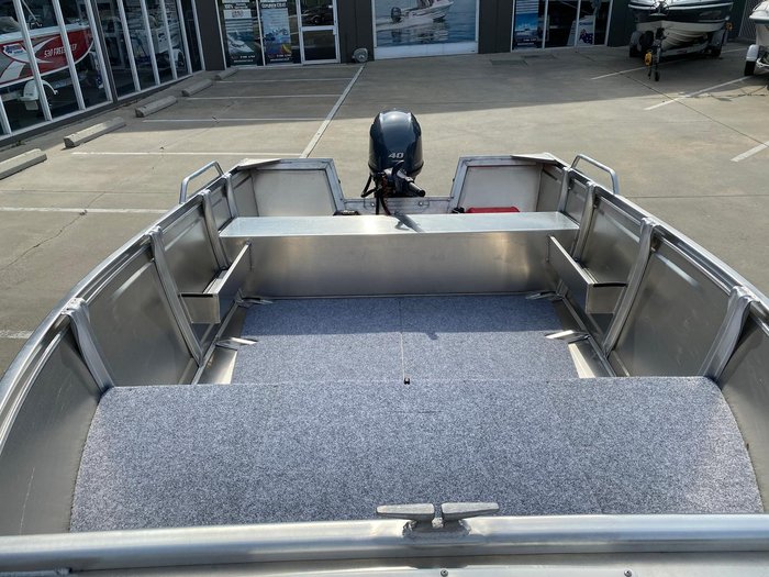 2025 QUINTREX 420 Busta