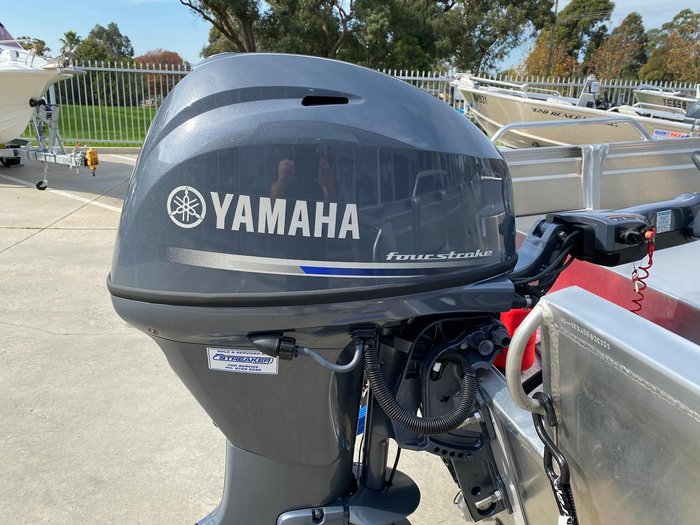 2025 QUINTREX 420 Busta