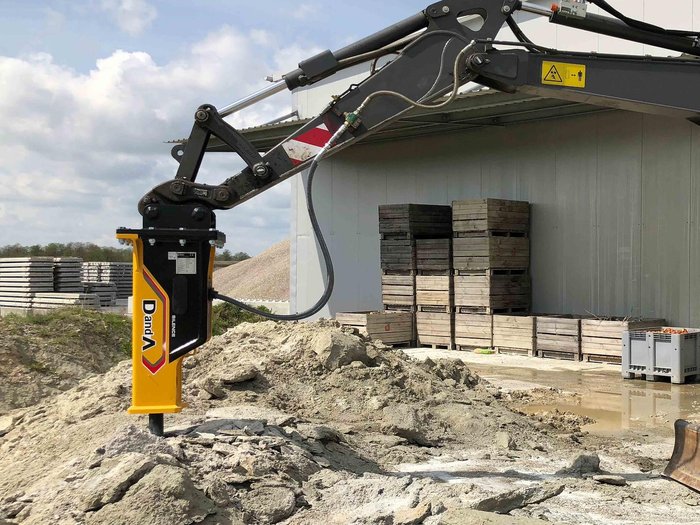 2024 DandA 40V Rock Breaker