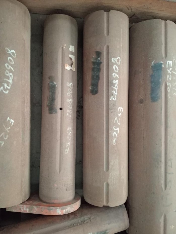 Hitachi Ex2500 Bucket Link Pin 8068982