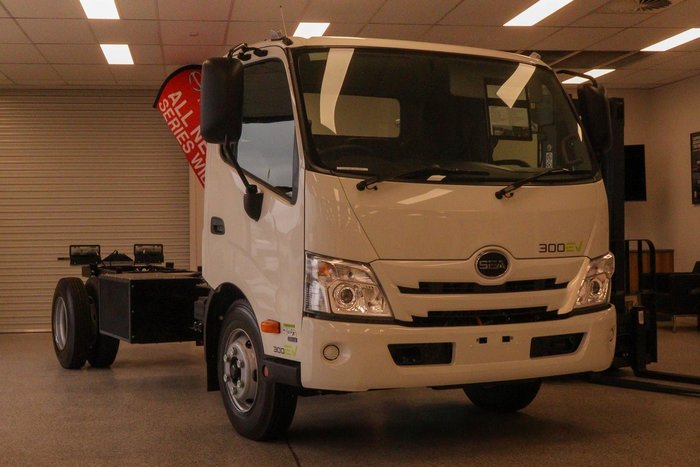 2022 SEA Electric 300-85Ev White
