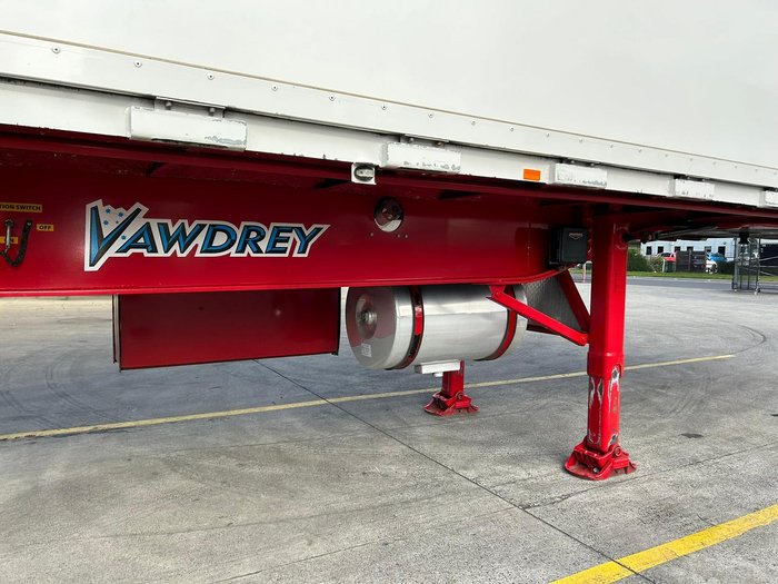 2018 Vawdrey St3 Lead A 12 Pallet Refrigerated Wing-Liner