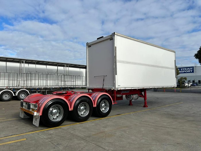 2018 Vawdrey St3 Lead A 12 Pallet Refrigerated Wing-Liner
