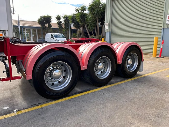 2018 Vawdrey St3 Lead A 12 Pallet Refrigerated Wing-Liner