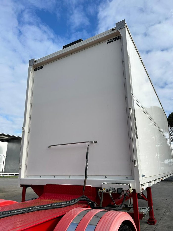 2018 Vawdrey St3 Lead A 12 Pallet Refrigerated Wing-Liner