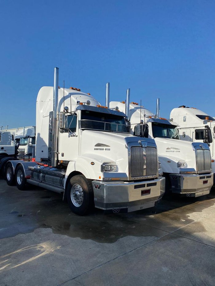 2016 Western Star 5800 Series 5864 White
