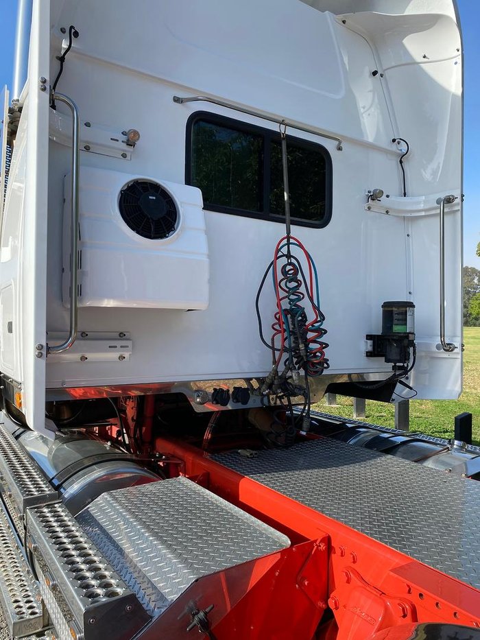 2016 Western Star 5800 Series 5864 White