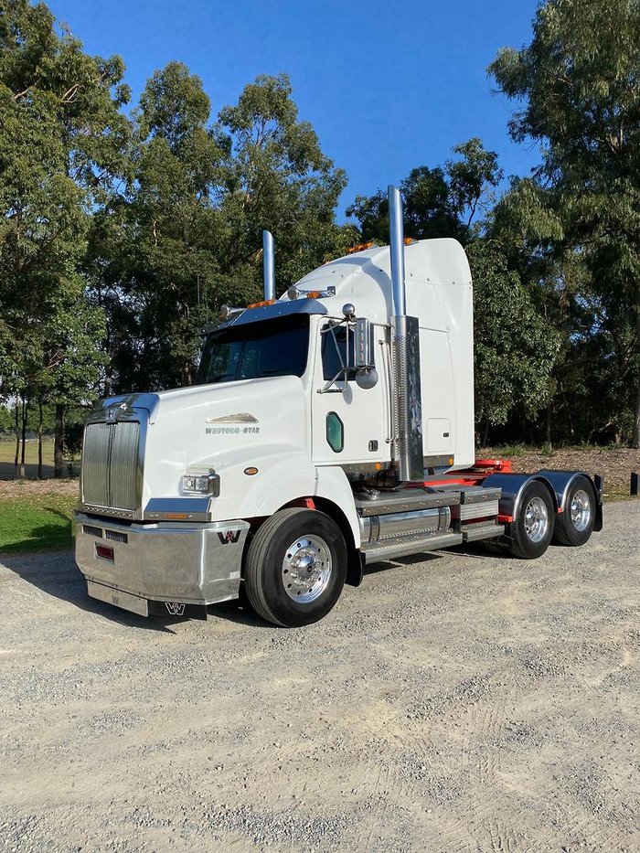 2016 Western Star 5800 Series 5864 White