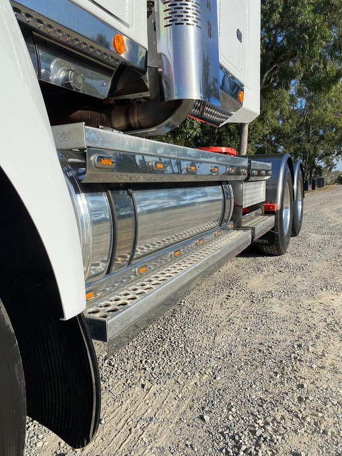2016 Western Star 5800 Series 5864 White