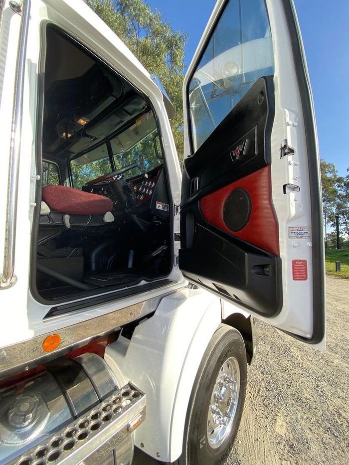 2016 Western Star 5800 Series 5864 White