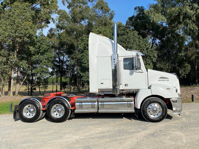 2016 Western Star 5800 Series 5864 White
