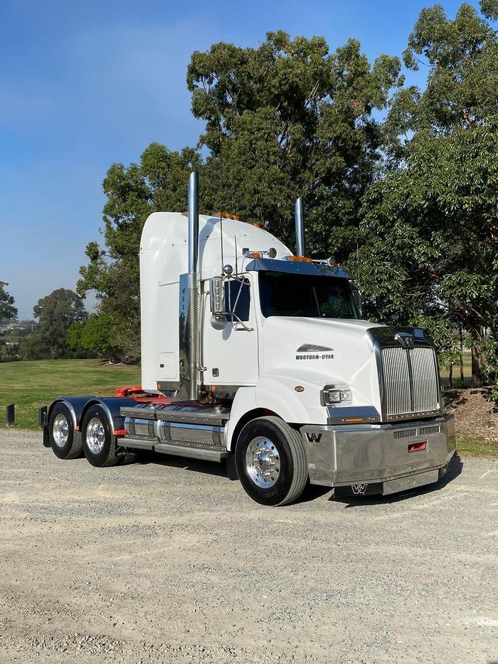 2016 Western Star 5800 Series 5864 White