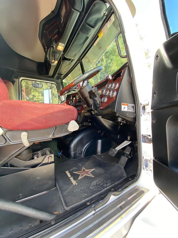 2016 Western Star 5800 Series 5864 White