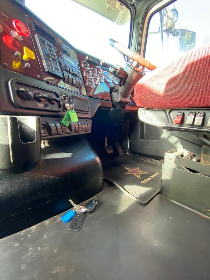 2016 Western Star 5800 Series 5864 White
