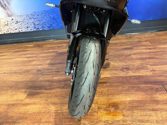 2024 Yamaha XSR900GP (MTM890ASP) Grey Metallic