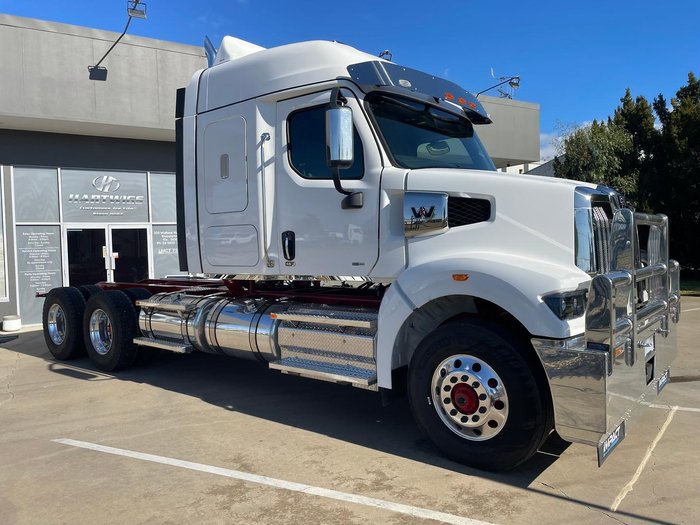 2024 Western Star 48X 48" Sleeper Prime Mover With Dovetail & Bullbar