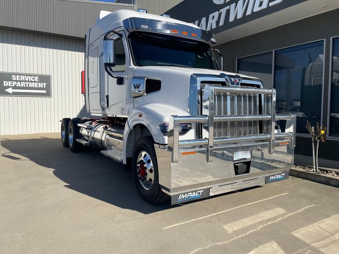 2024 Western Star 48X 48" Sleeper Prime Mover With Dovetail & Bullbar