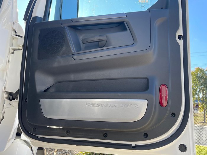 2024 Western Star 48X 48