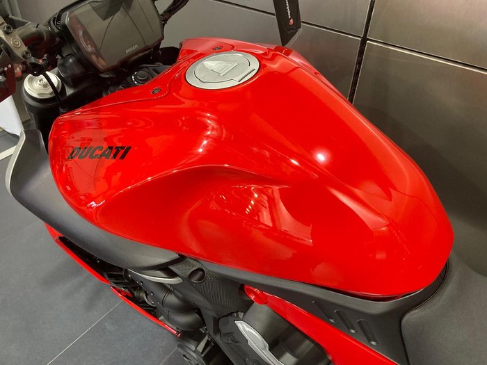 2024 Ducati Diavel V4 Diavel Red