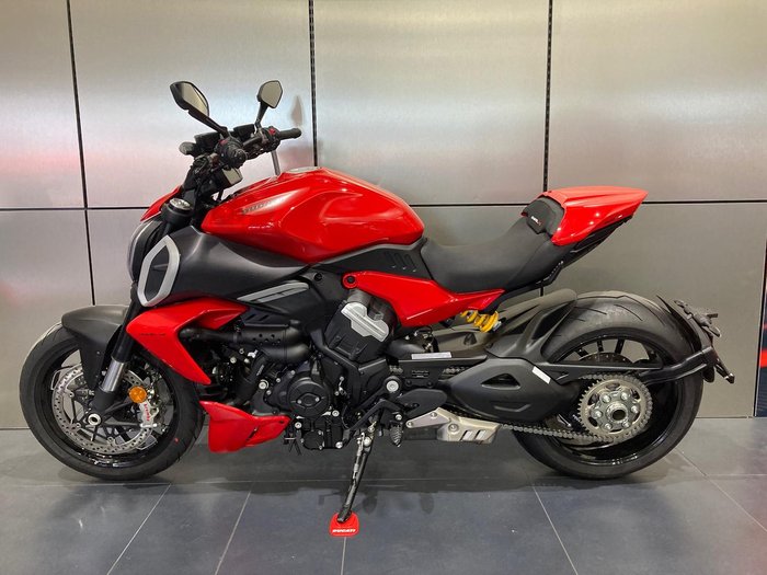 2024 Ducati Diavel V4 Diavel Red