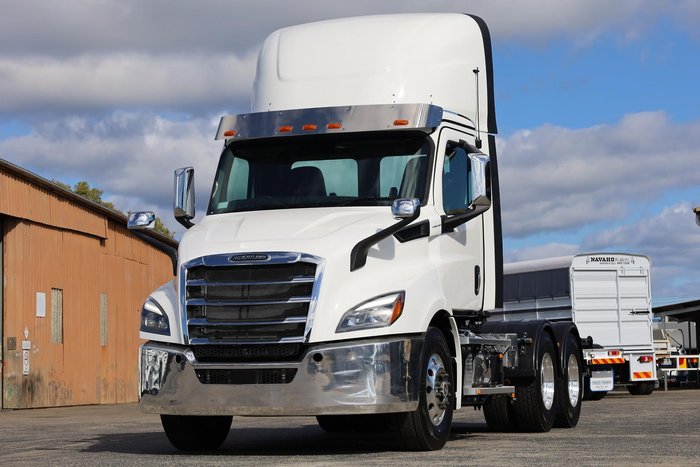 2024 Freightliner Cascadia 116 Day Cab Prime Mover White