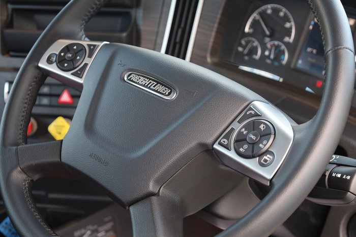 2024 Freightliner Cascadia 116 Day Cab Prime Mover White