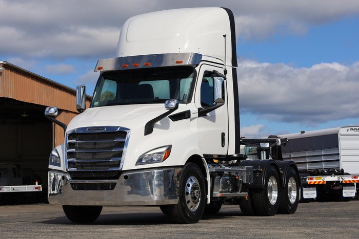 2024 Freightliner Cascadia 116 Day Cab Prime Mover White