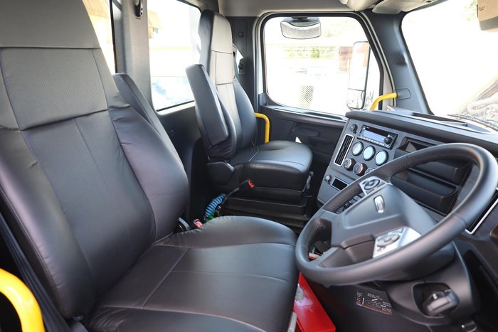 2024 Freightliner Cascadia 116 Day Cab Prime Mover White