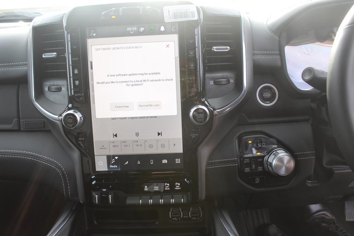 2024 RAM 1500 Laramie Sport RamBox