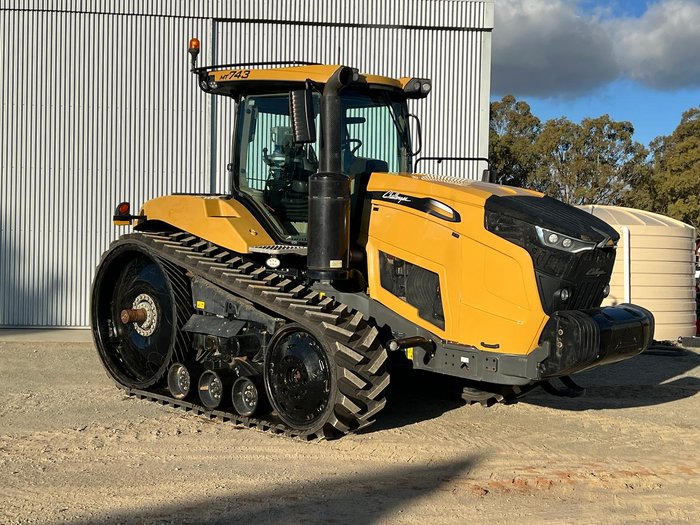 2019 Challenger Mt743