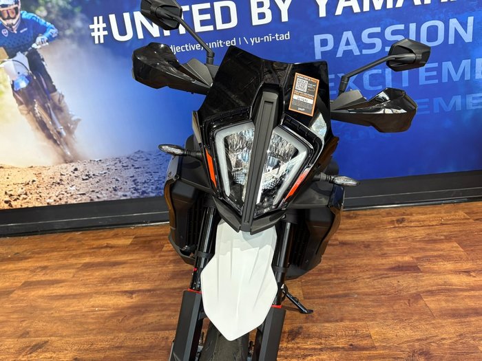 2024 Ktm 890 SM-T Black