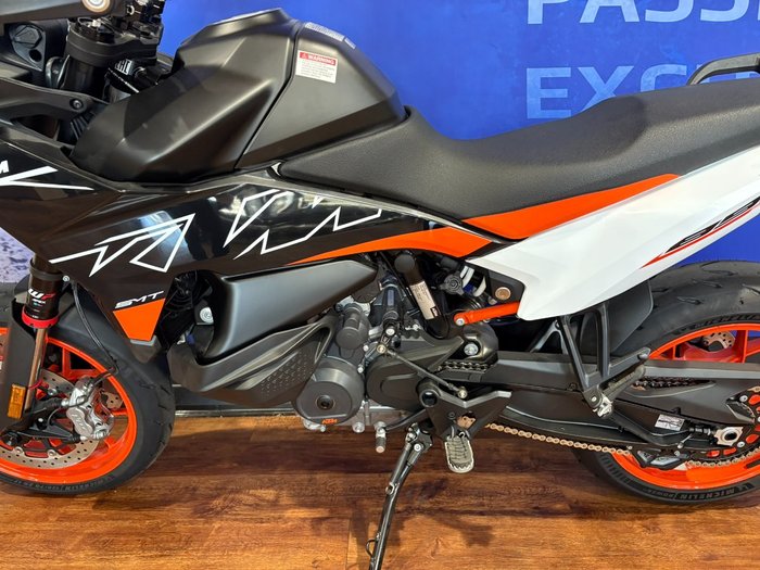 2024 Ktm 890 SM-T Black
