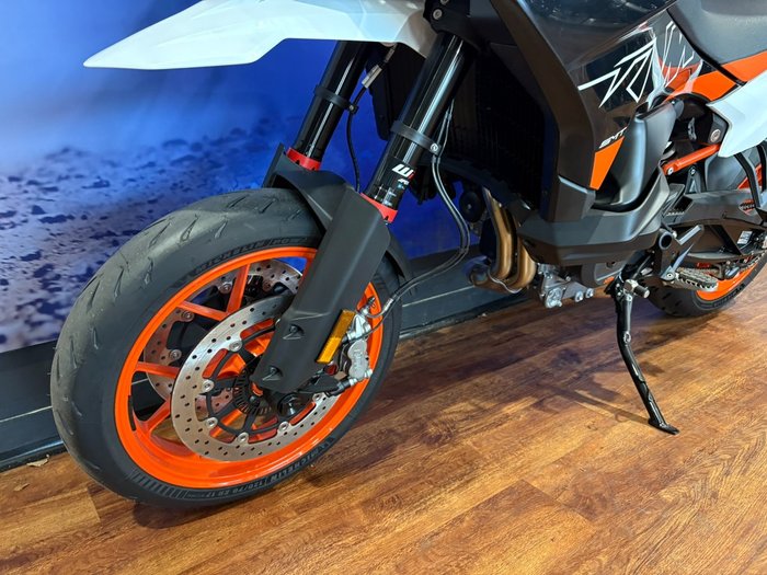 2024 Ktm 890 SM-T Black